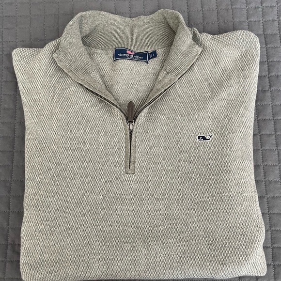 Vineyard Vines 1/4 Zip Pullover - Picture 1 of 3